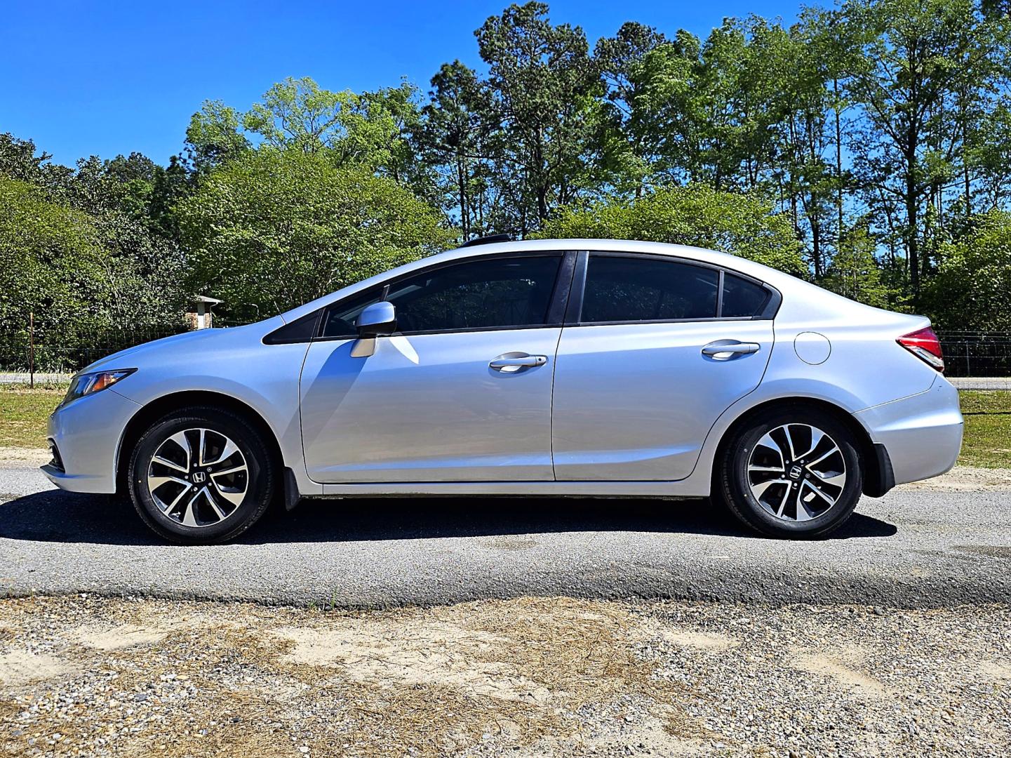 2013 Silver Honda Civic EX-L Sedan 5-Speed AT (2HGFB2F94DH) with an 1.8L L4 SOHC 16V engine, 5-Speed Automatic transmission, located at 18001 Kellogg Rd, Saucier, MS, 39574, (228) 832-1441, 139.421463, -76.641457 - Photo#4